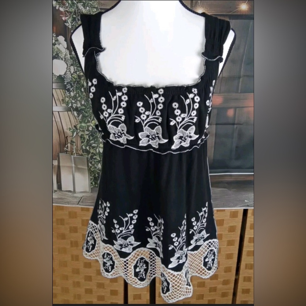 Y2K BCBG Black Floral Embroidered‎ Babydoll Lace Tank Romantic